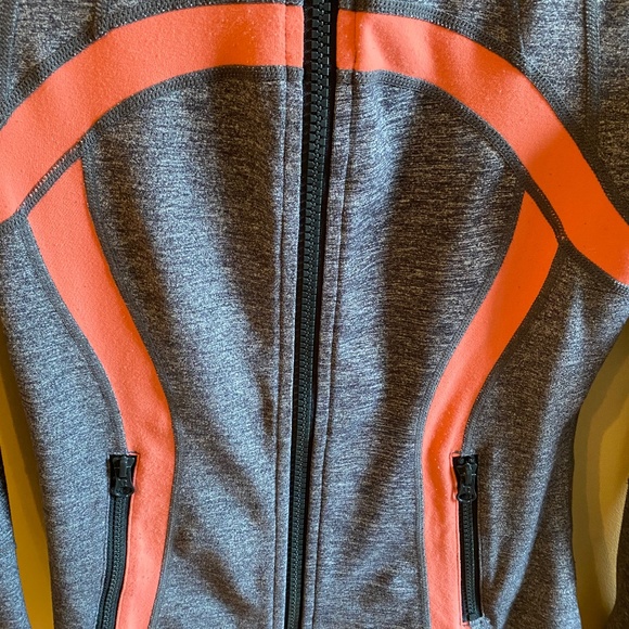 Lululemon Define Jacket (size 4) - Picture 4 of 4